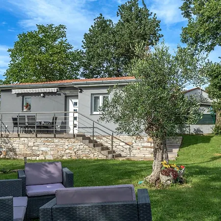 House Nina Pazin
